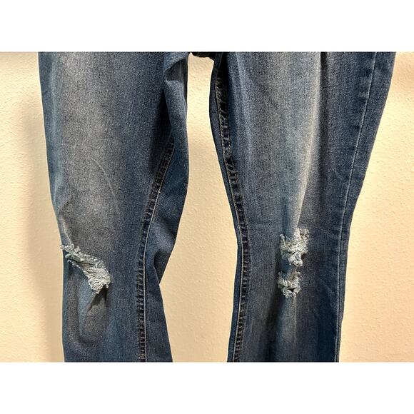 Tinseltown Juniors Pull-On Flare Jeans, Medium Wash, Size 5 – Stylish & Comfy - Picture 4 of 8